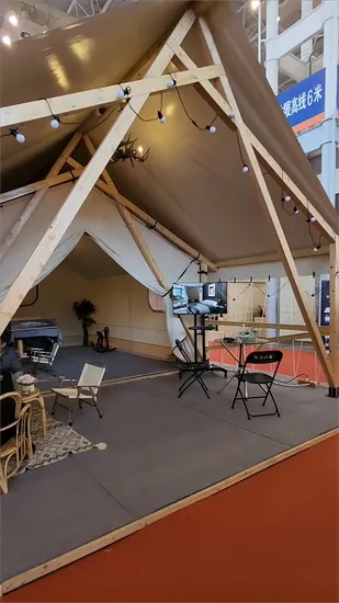 Outdoor Luxury Resort Camping Tent Wooden Structure Canvas Fabric Waterproof Hotel Desert Safari Tent Family Glamping Tent with Bed B&B 